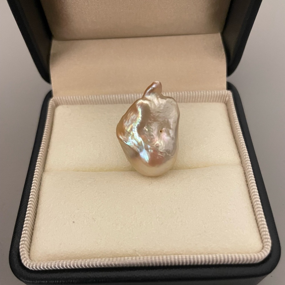 Natural Baroque Pearl